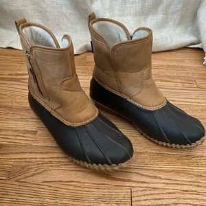 JBU duck boots size 8